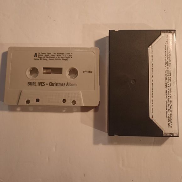 5 Classic Christmas Cassettes - Bing Crosby, Burl Ives, and More! - Picture 11 of 15